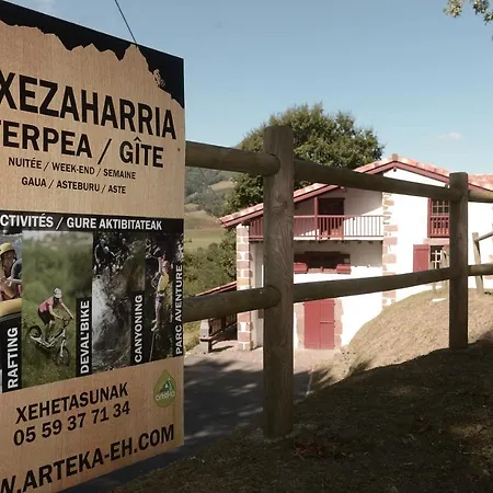 Etxezaharria Ostello Bidarray